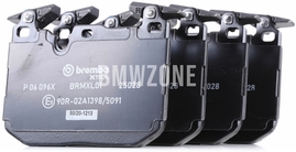 Front brake pads (370x30mm M-Performance brakes)